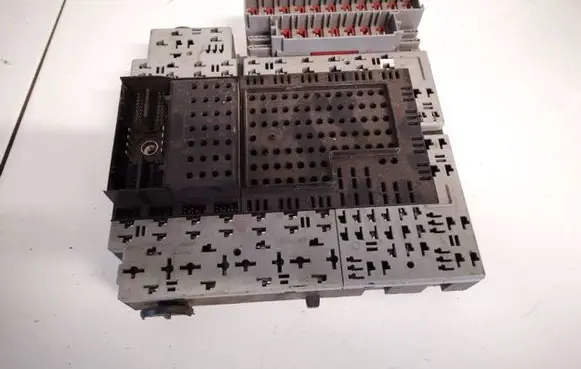 Volvo S60 Fuse box set 8645410