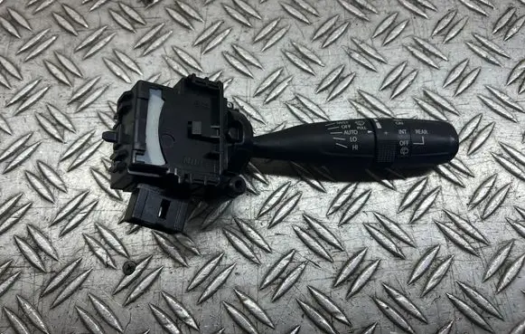 Suzuki SX4 S-Cross Wiper control stalk 28128109