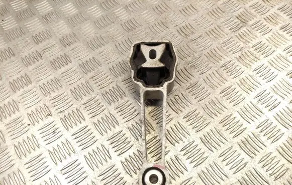 Land Rover Evoque I Engine mount bracket