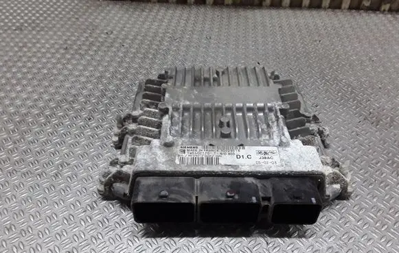 Volvo V50 Engine control unit/module 30729518