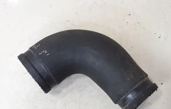 Ford Transit Intercooler pipe mounting bracket 