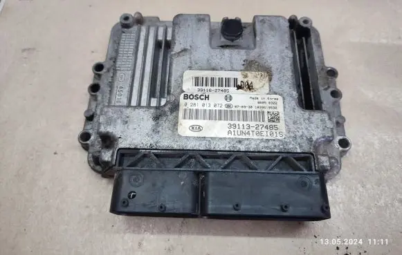 KIA Carens II Engine control unit/module 3911327485