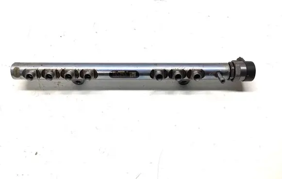Volvo V60 Fuel main line pipe 30777759 0445215025