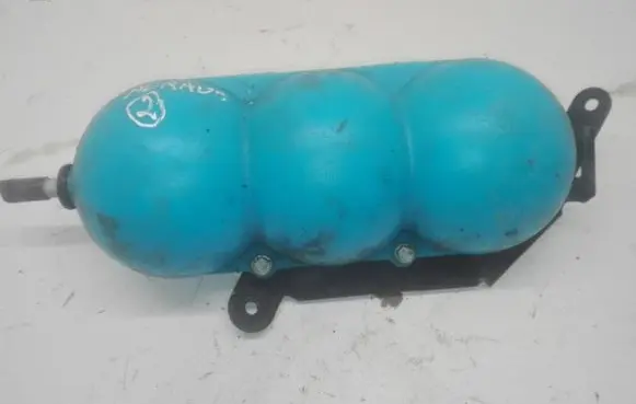 Vacuum air tank