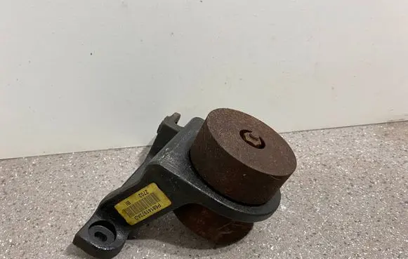 Fiat Freemont Other engine bay part P68141972AD