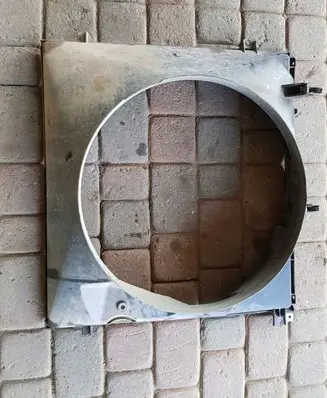 Toyota Land Cruiser (J120) Radiator cooling fan shroud