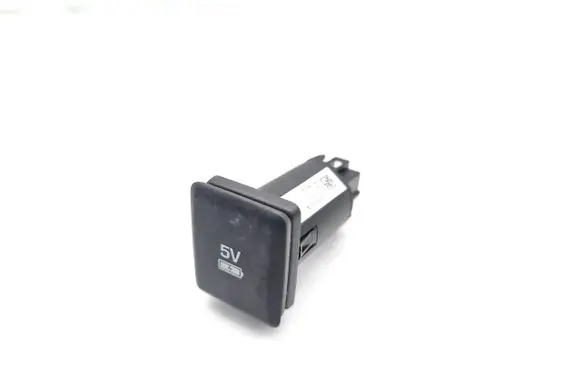 Jaguar I-Pace USB socket connector JPLA19010CA