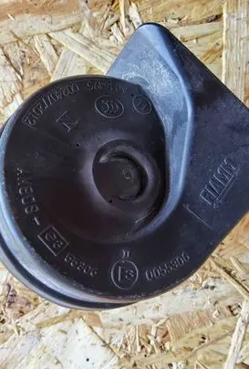 Chrysler Town & Country V Horn signal