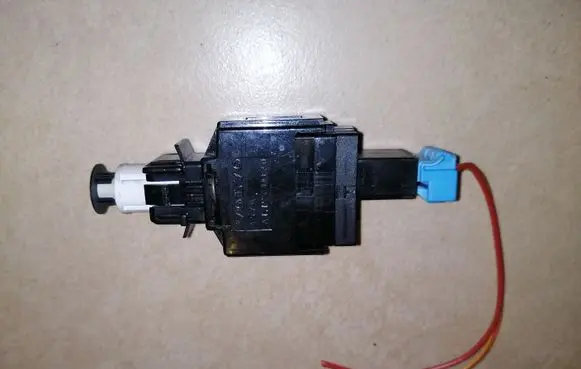 Volvo V70 Brake pedal sensor switch 8622064
