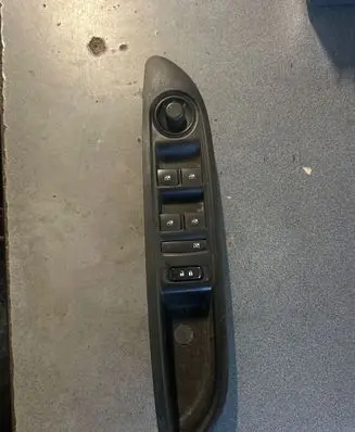 Opel Mokka Electric window control switch 95025518 20160106