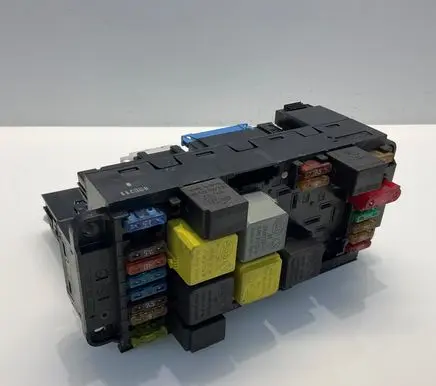 Mercedes-Benz C W203 Fuse module 2035451601 5DK00848550 0000307615047206