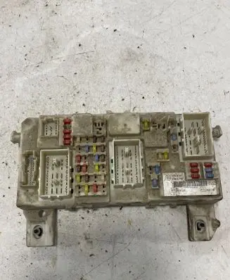 Ford Focus Fuse module 7M5T14A073BD 519241400 00290551