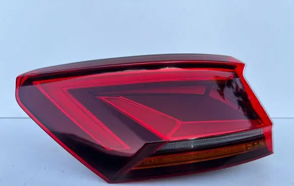 Volkswagen Touareg III Rear/tail lights 760945207A