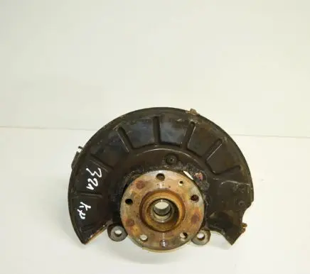 Volkswagen Golf VII Front wheel hub