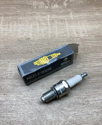 Renault 19 Spark plug 7700500012