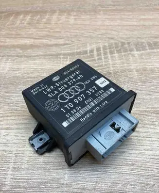 Skoda Octavia Mk2 (1Z) Light module LCM 1T0907357 5LA00837960 HLO0W5