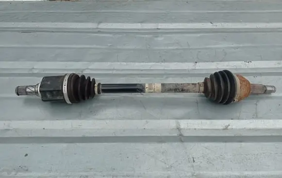 Nissan Leaf II (ZE1) Front driveshaft