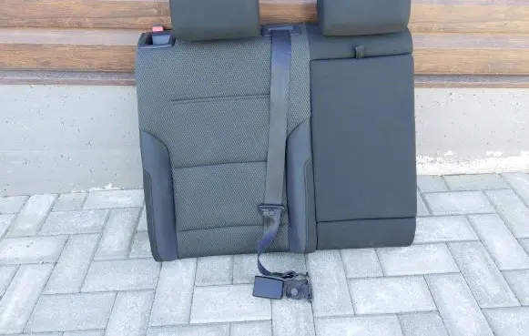 Volkswagen Golf VII Rear seat 8V0857740A