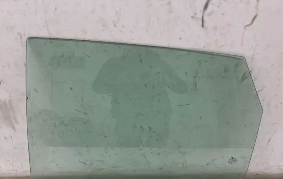 Seat Arona Rear door window glass