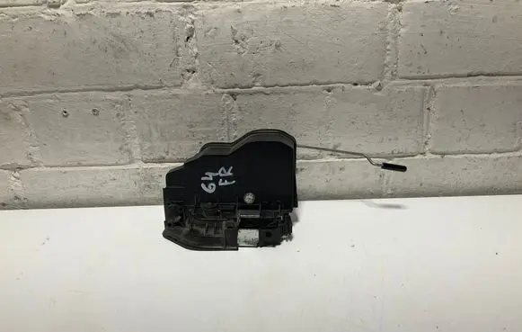 BMW 5 E60 E61 Front door lock 7229458 A053702