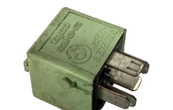 BMW 5 E39 Other relay 8373700 61368373700