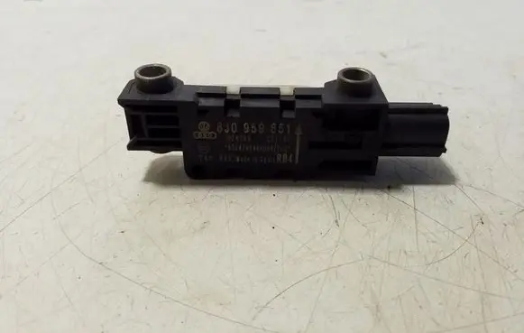 Audi TT TTS Mk2 Airbag deployment crash/impact sensor 8J0959651