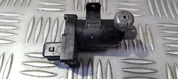Mercedes-Benz E W210 Turbo solenoid valve A2029000178 99V09