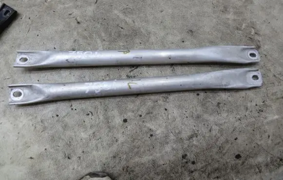 BMW 7 F01 F02 F03 F04 Front strut bar GMAUTO4574097