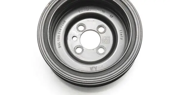 Volkswagen Golf VII Crankshaft pulley 04L105243