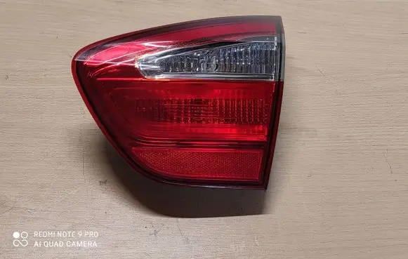 KIA Rio Tailgate rear/tail lights 924021W2
