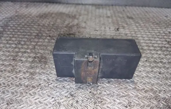 Coolant fan relay