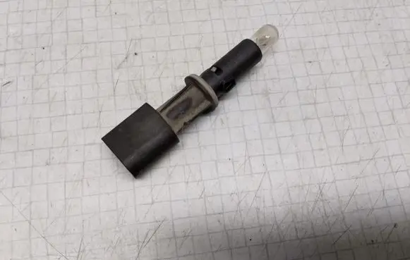 Mercedes-Benz E W211 12 V Socket (front) 