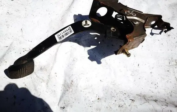 Nissan Primera Brake pedal