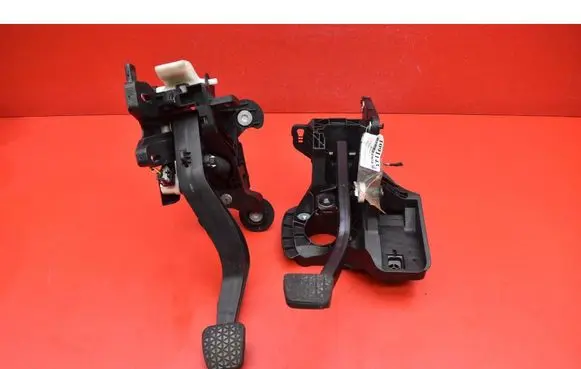 Opel Insignia A Accelerator throttle pedal 84393094