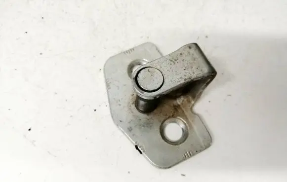Opel Astra G Front door lock loop/hook striker gm5978