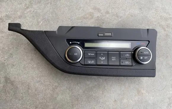 Toyota Auris E180 Climate control unit