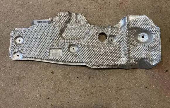 BMW X7 G07 Exhaust heat shield 7424921