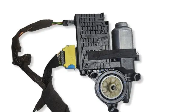 Citroen C4 I Picasso Front door window regulator motor 9682495780 400962E