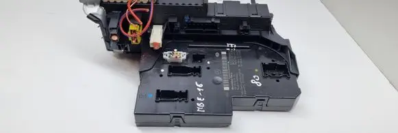 Mercedes-Benz E W212 Fuse module 2129000022 21290172062129026107