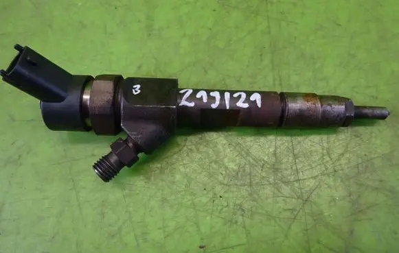 Volvo S40, V40 Fuel injector 044511021