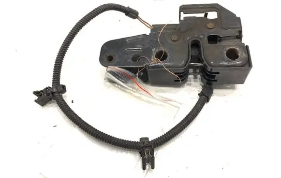 Volkswagen Touran I Engine bonnet/hood lock/catch 