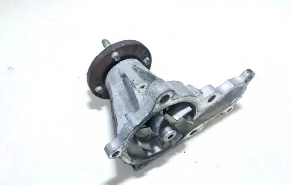 Lexus IS 200-300 Water pump