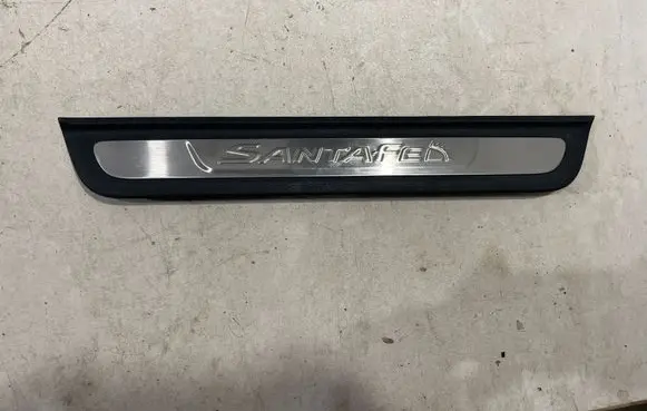Hyundai Santa Fe Front sill trim cover 85873S1500