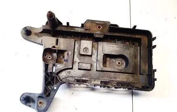 Skoda Octavia Mk2 (1Z) Battery box tray 1k0915333