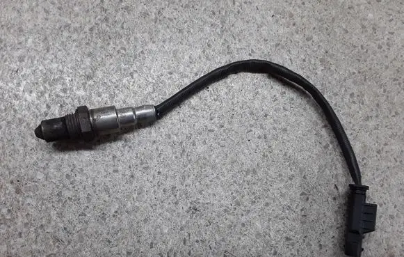BMW 4 F32 F33 Lambda probe sensor 8570230