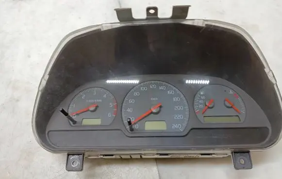 Volvo S40, V40 Speedometer (instrument cluster) 30857571 99W38D3 SW30887708A