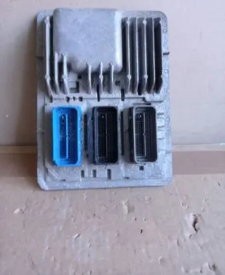 Chevrolet Volt II Engine control unit/module 12673500