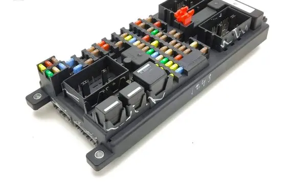 Land Rover Discovery Sport Fuse module FK7214F041AC 50AK11F04 5784067297
