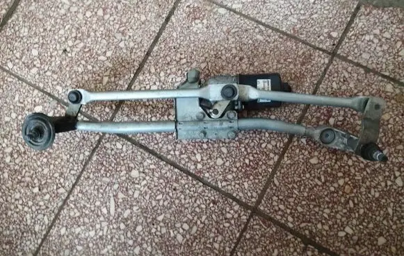 BMW 1 E81 E87 Front wiper linkage 404871