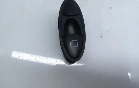 Mercedes-Benz E W211 Electric window control switch 2118218551
